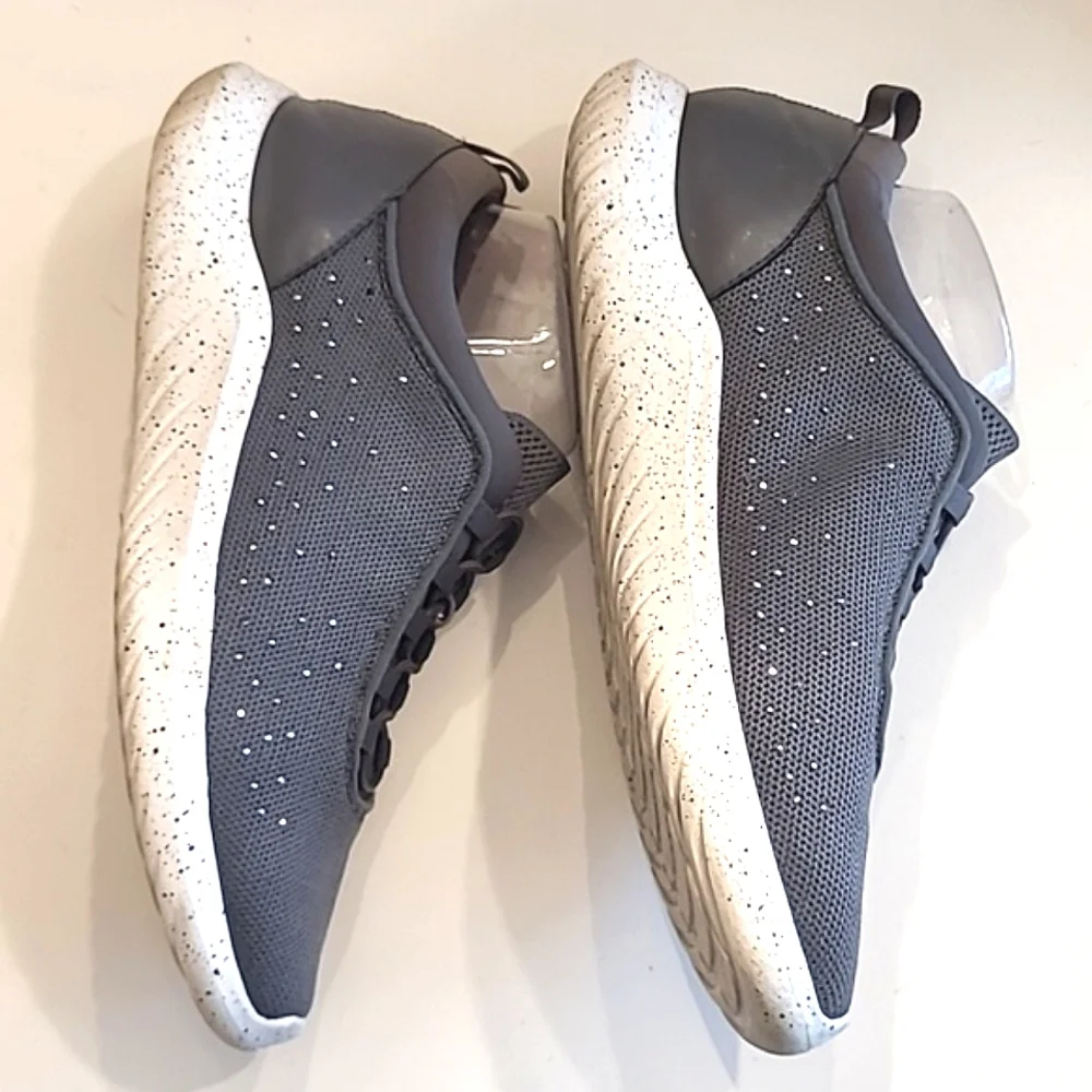 Clarks Nova Step Sneaker Pull On Moisture Wicking Bungee Laces Stretchy Low Top